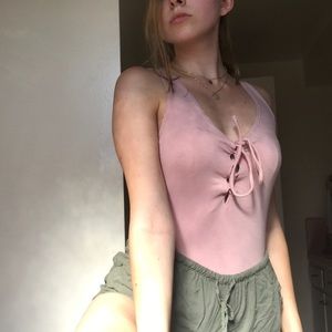 pink lace up bodysuit! 💘